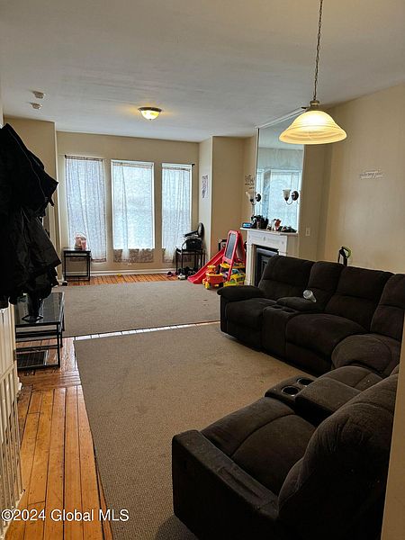 5th image of 137 6th Avenue