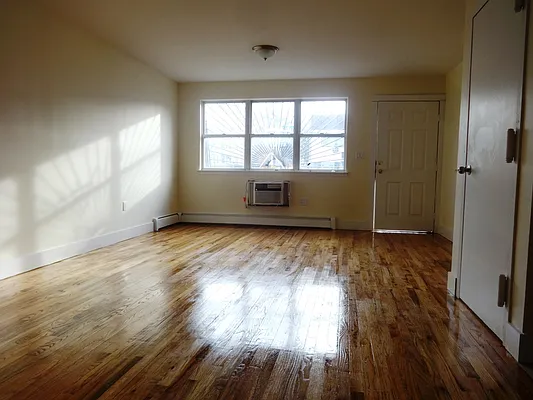 Rented by Blue Egg Realty Corp | media 40