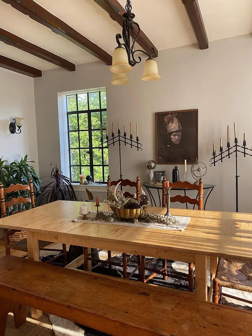 3 bed, 2400 sqft, $2,900 — Photo 2