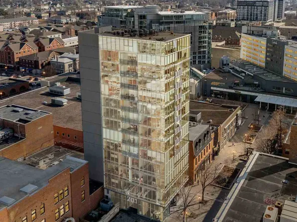 201 E Washington St Unit 1103, Iowa City, IA 52240