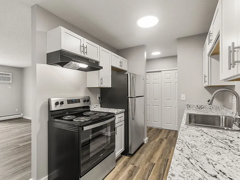 Eastgate Apartments — Photo 82