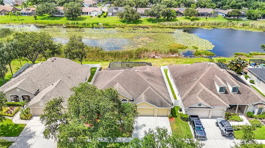 4 bed, 3.0 bath, 3057 sqft, $4,000 — Photo 2