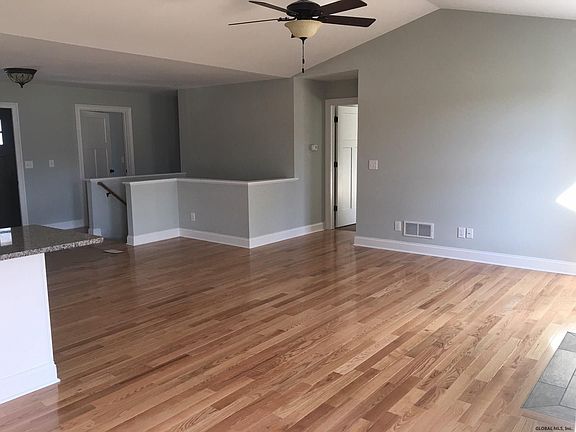 3rd image of 21 Spotswood Dr