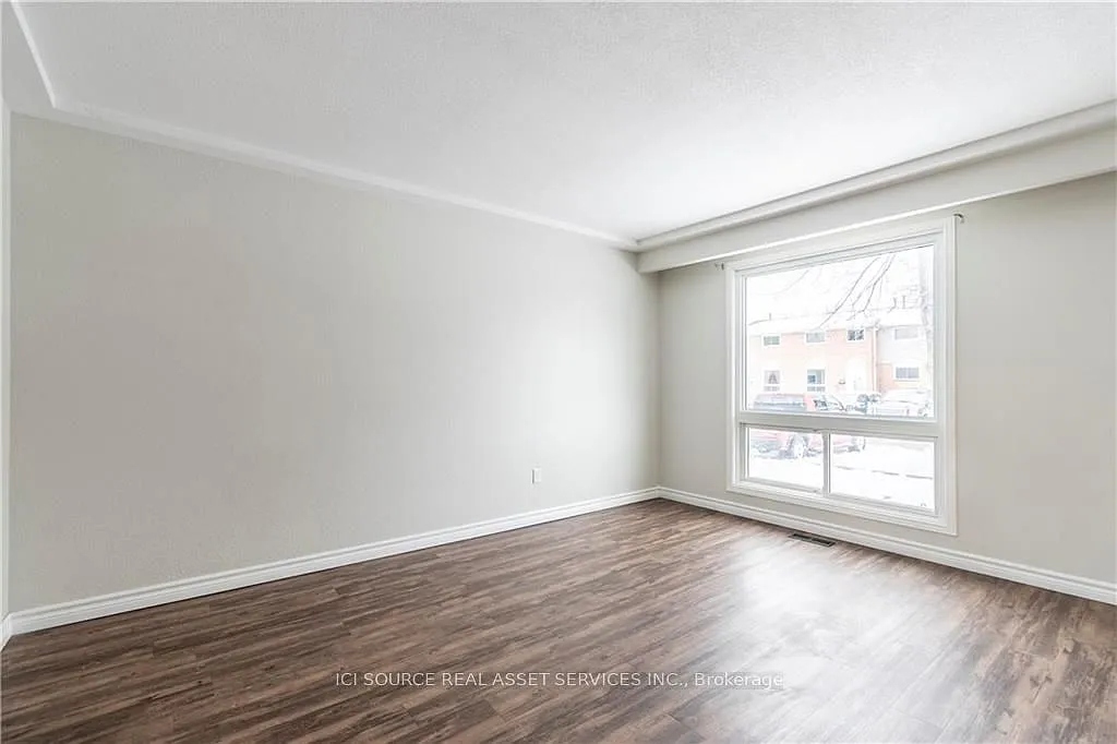 3 bed, $2,400 — Photo 3