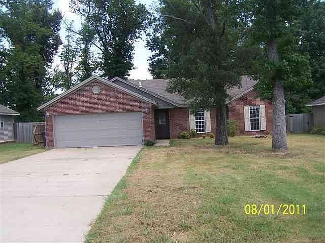 1st image of 2412 Chastain Dr