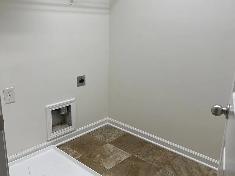 4806 Swanns Mill Dr — Photo 12