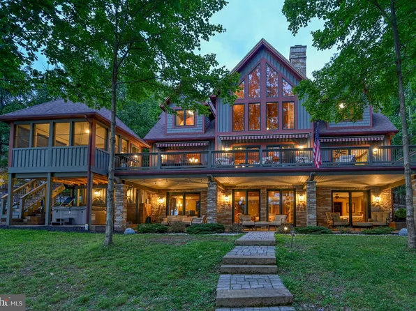 1931 Lake Shore Dr, Oakland, MD 21550