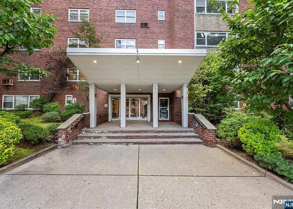 1st image of 1575 Center Avenue #1F