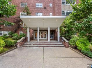 1575 Center Avenue #1F, Fort Lee, NJ 07024