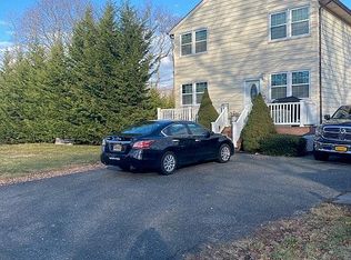 7 4th Ave, Kings Park, NY