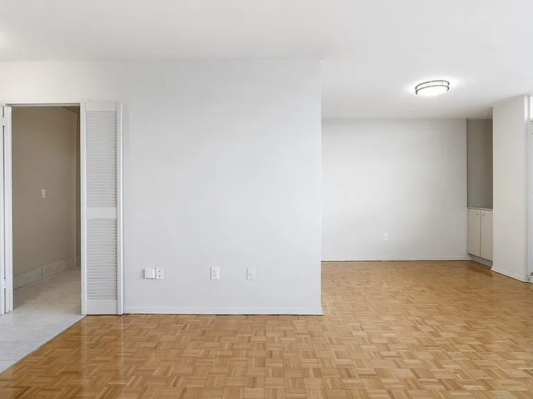 2600 Jane St — Photo 10