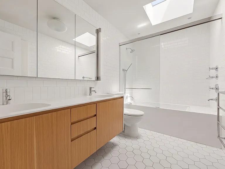 537 2nd St #THSE — Photo 13