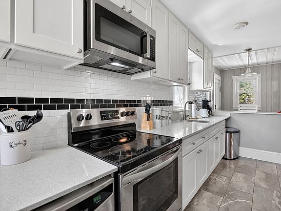 3rd image of 51 Swifts Beach Rd