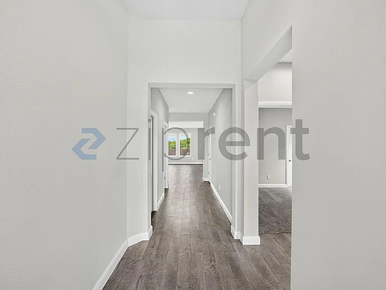 2325 Emerald Springs Dr — Photo 4