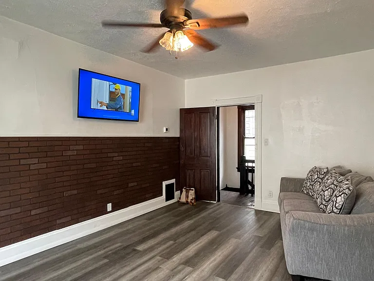 445 Ross Ave #1 — Photo 16