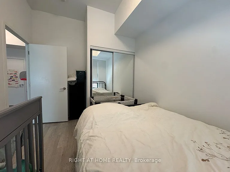 3 Strathgowan Ave #202 — Photo 9