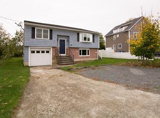 44 Seascape Ave, Middletown, RI 02842