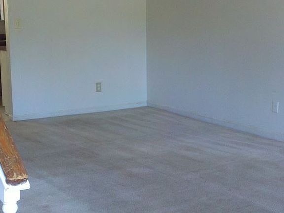 4th image of 3720 Oakwood Hills Dr APT B