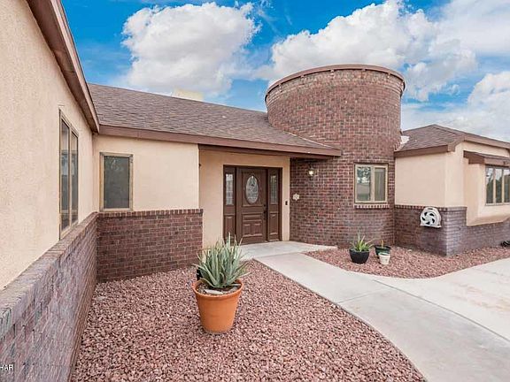 3rd image of 3322 Thunderbird Dr