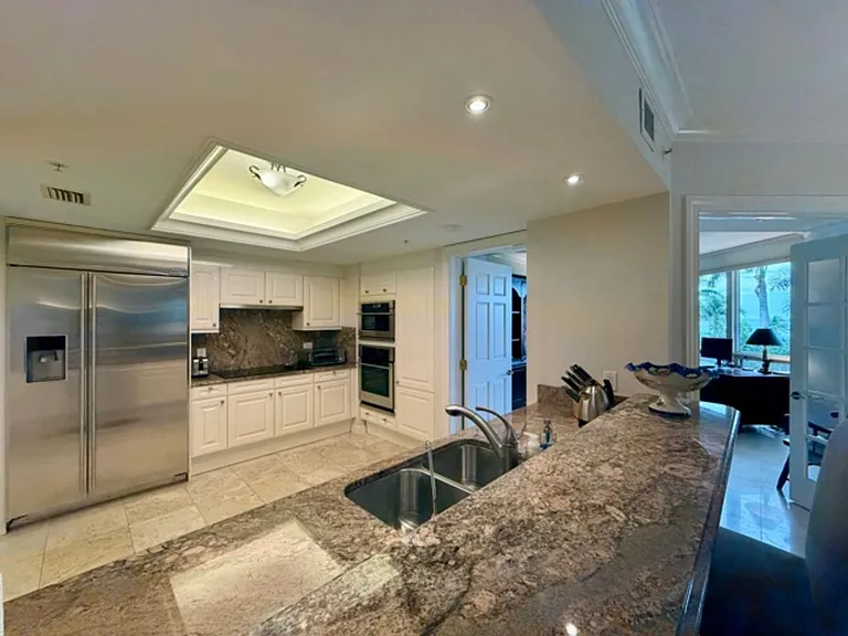 4021 Gulf Shore Blvd N #202 — Photo 6