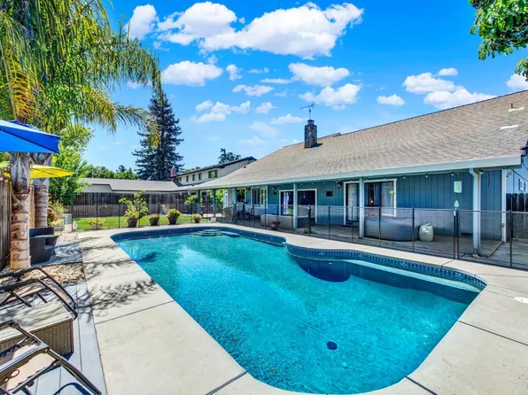 315 S Almond Street, Dixon, CA 95620