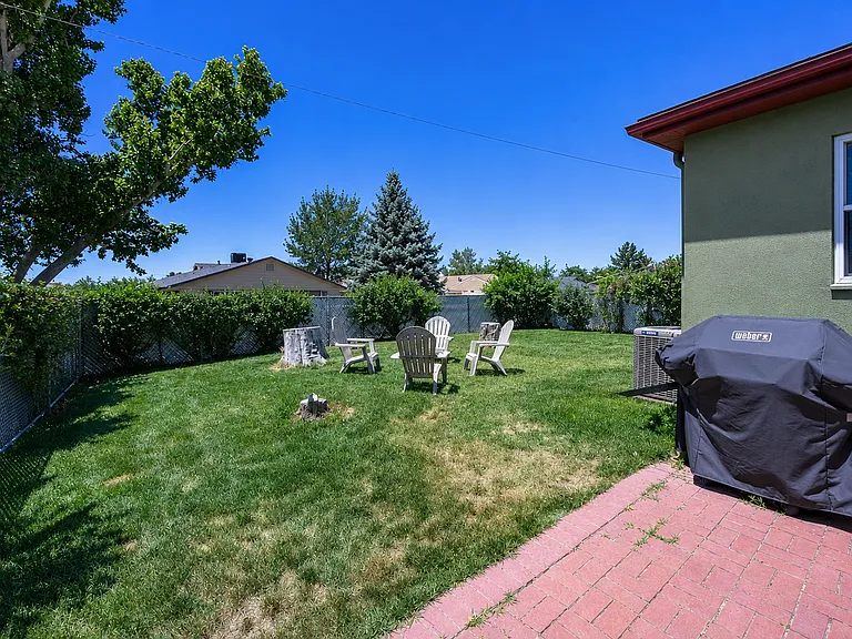 301 Orchard Ave — Photo 7