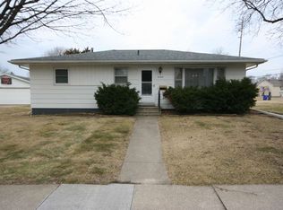 2102 Deborah Dr SW, Cedar Rapids, IA 52404
