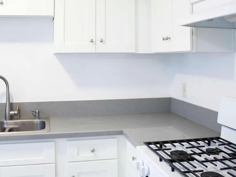 1033 Cordova St #4 — Photo 3