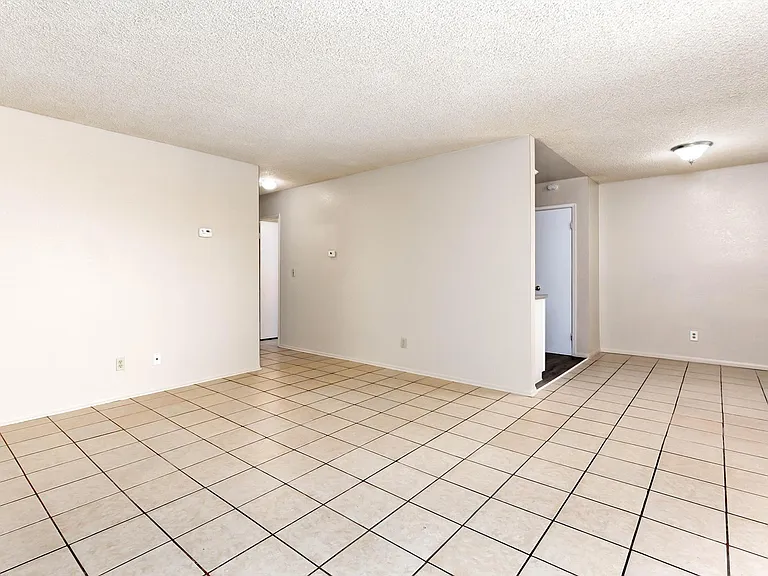 550 E Avenue H14 #3 — Photo 8