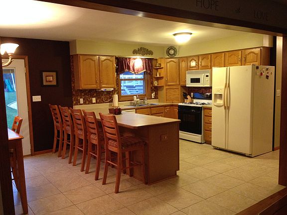 2nd image of 849 Hann Ave