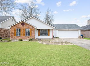 909 Rosedown Ln, Lafayette, LA 70503