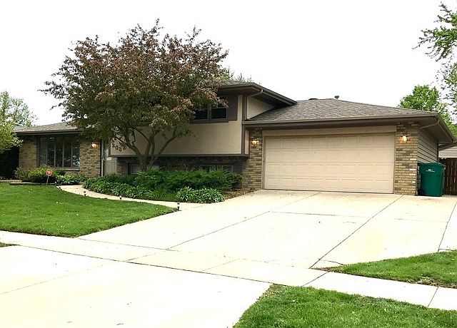 1st image of 203 N Brookshore Dr