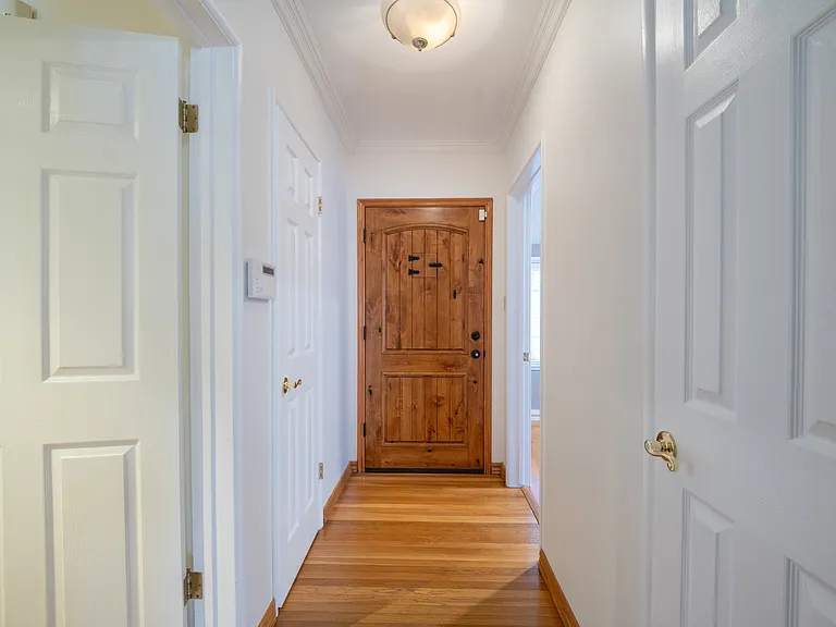 14024 Cantlay St — Photo 3