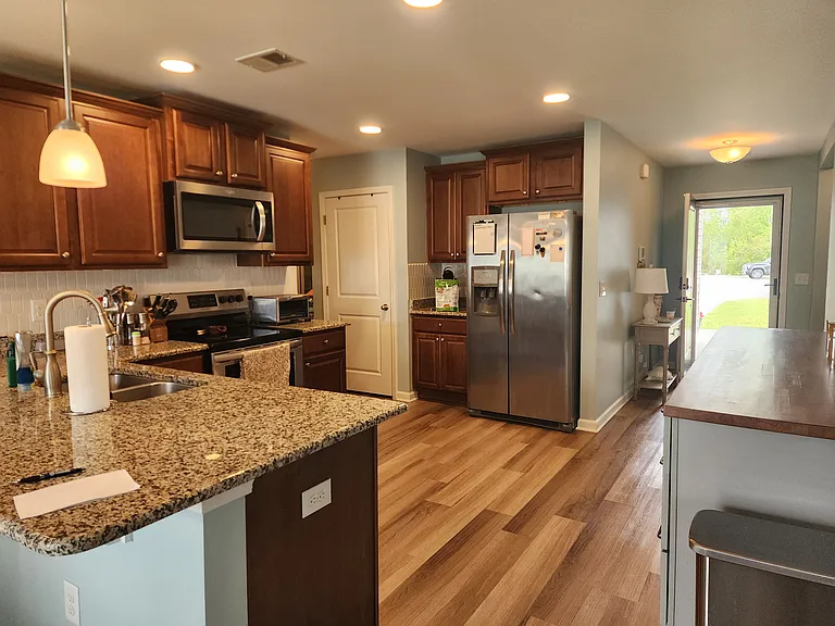 1300 Arbor Ct — Photo 7