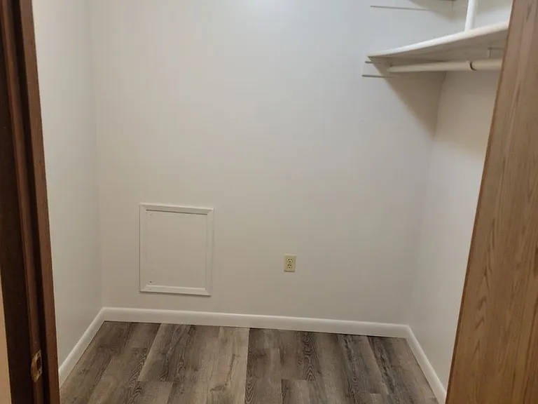 640 W Valley Dr — Photo 14
