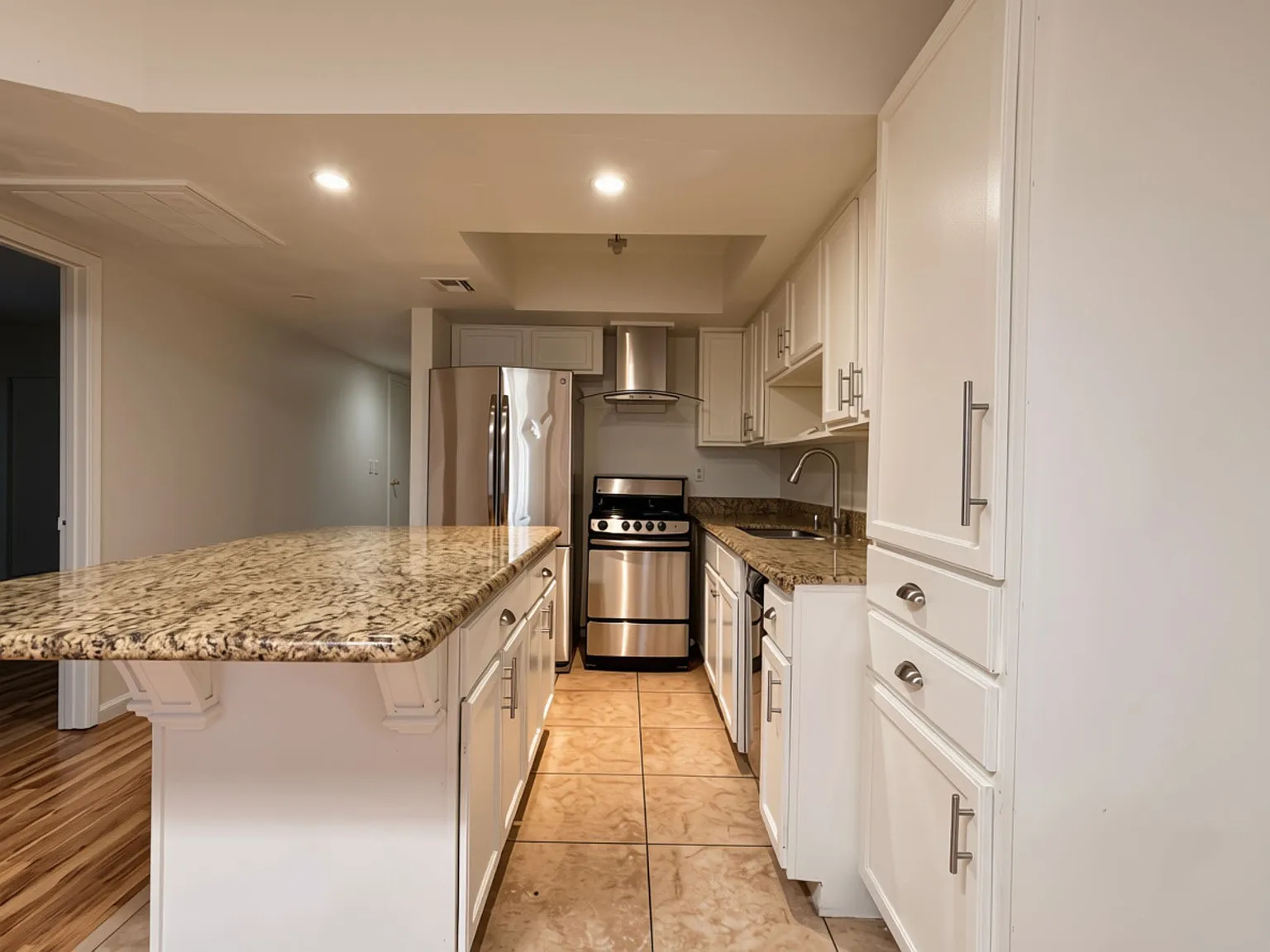 2 bed, 816 sqft, $1,500 — Photo 3