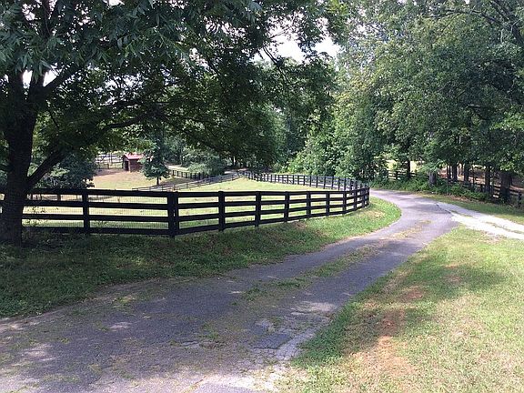 Qtr mile driveway