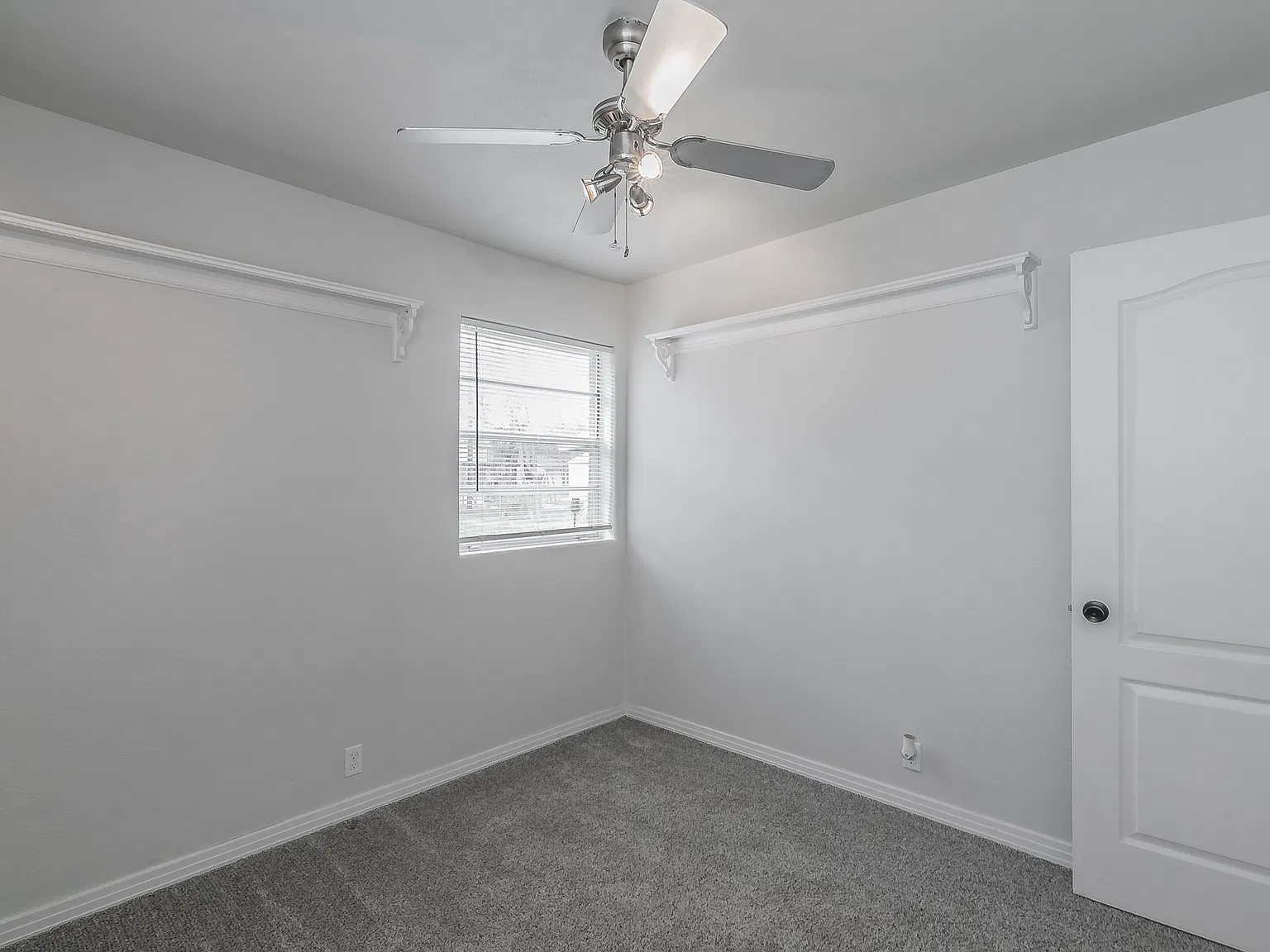 3 bed, 1018 sqft, $1,750 — Photo 4