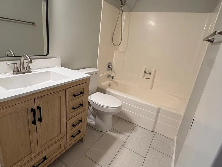 640 Cedarbrook Ct — Photo 21