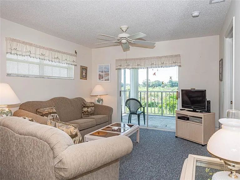 385 Grove Isle Cir #385 — Photo 7