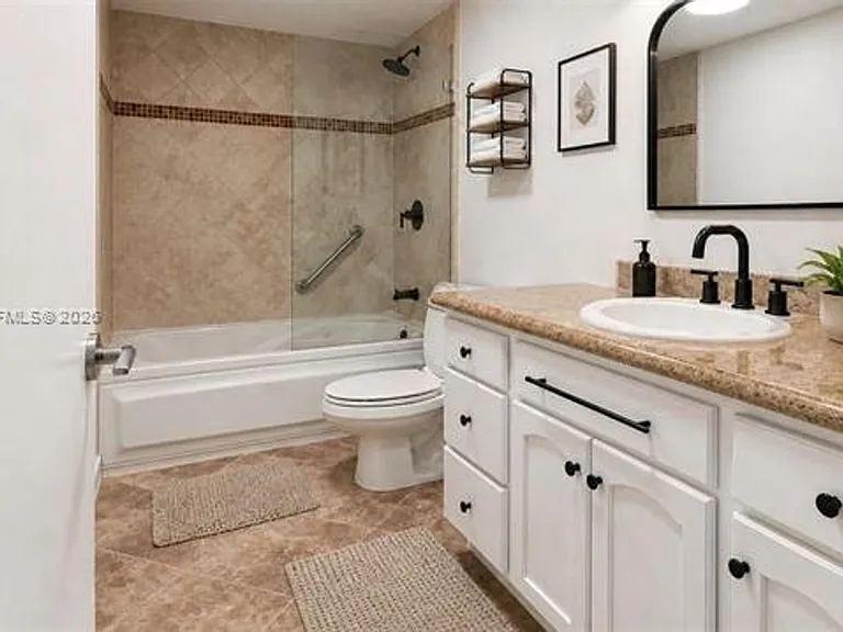 900 Bay Dr #424 — Photo 20
