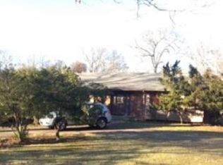 5 Putter Ln, Middle Island, NY 11953