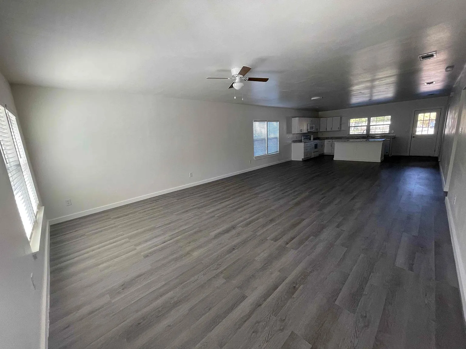 3 bed, 1800 sqft, $1,900 — Photo 4