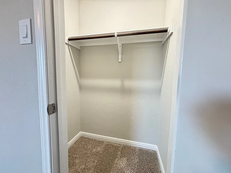 330 Caleb Ct — Photo 32