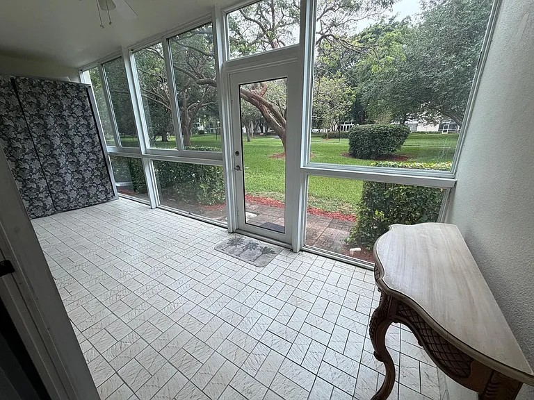 2402 Antigua Cir #D1 — Photo 15
