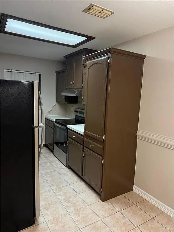 2 bed, 2.0 bath, 1896 sqft, $1,150 — Photo 4
