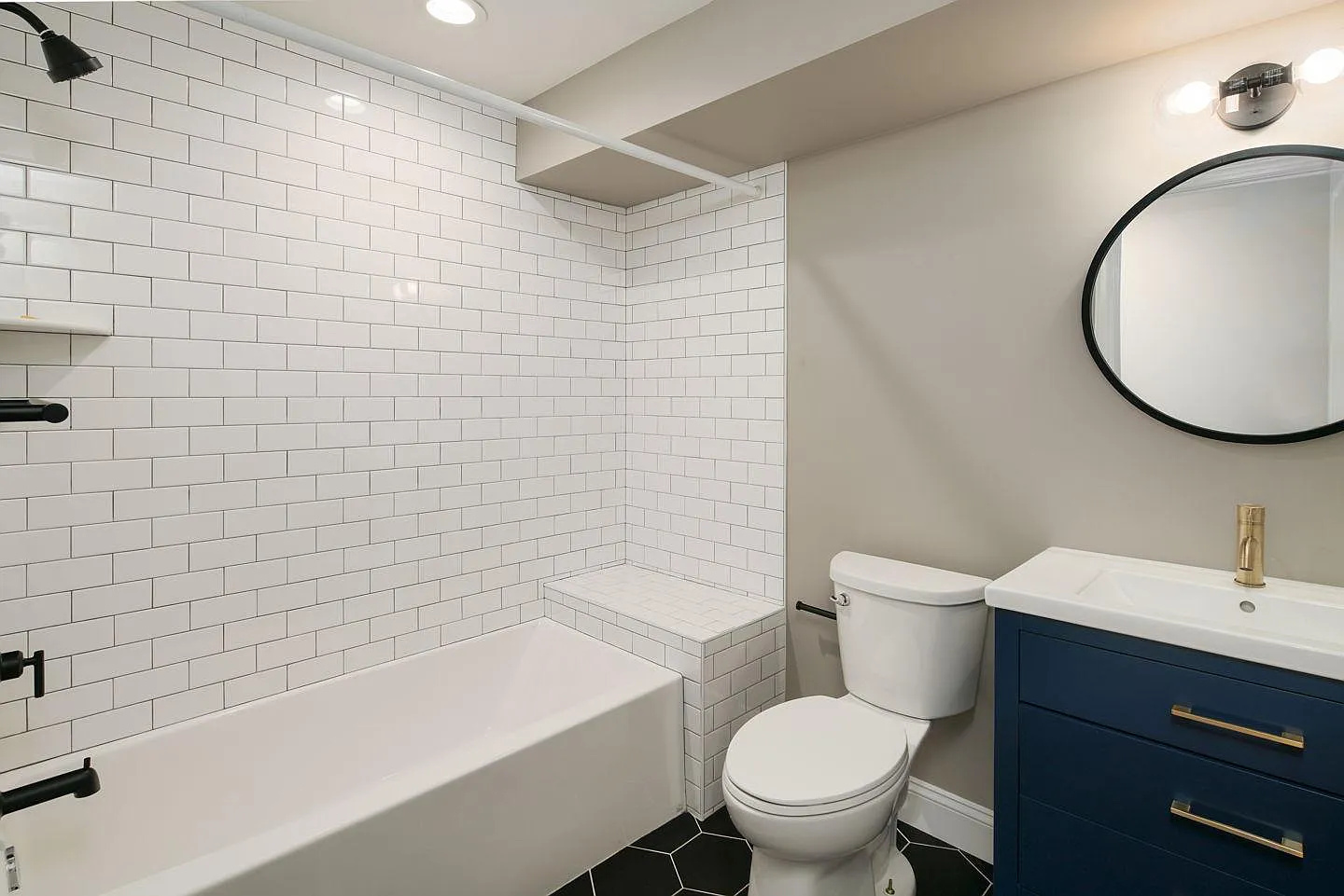 2404 N Hancock St — Photo 3