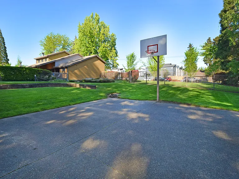 Stone Creek Apartments Beaverton — Photo 12