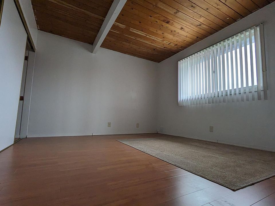 Bedroom 2. 15.5'x11.5'
