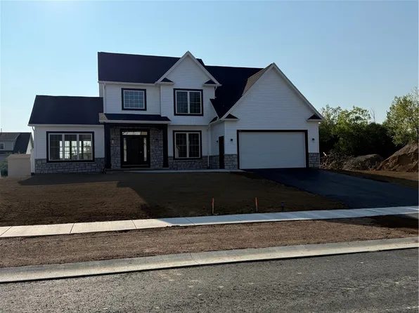 32 Kaye Park Ter, Gates, NY 14624